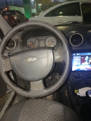 Ford Fiesta Sed. Personnalite 1.0 8V 4P 2005