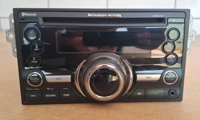 Rádio original Mitsubishi Pajero Tr4