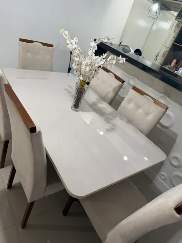 Mesa e 6 cadeiras