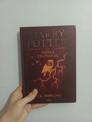 Harry Potter e a Pedra Filosofal - Livro capa dura