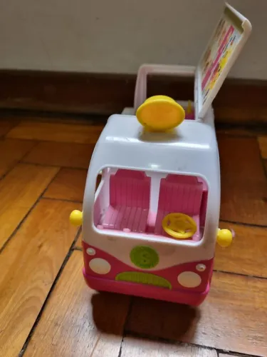 Caminhão de Sorvete Shopkins (Shopkins Scoops Ice Cream Truck)