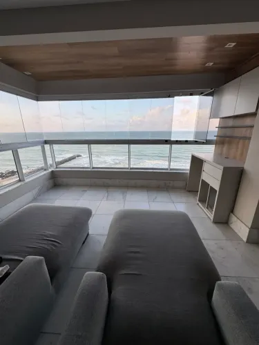 Apartamento de Alto Padrão na Areia Preta | 187m², Vista Permanente para o Mar e 3 Suítes