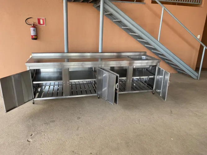 Vende-se balcão inox