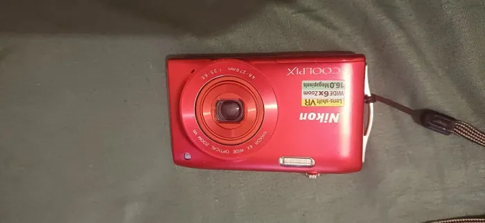 Câmera nikon s3300