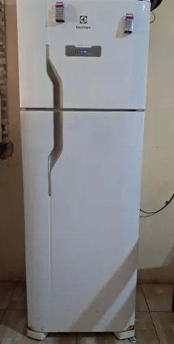 Geladeira Electrolux duas portas Frost Free