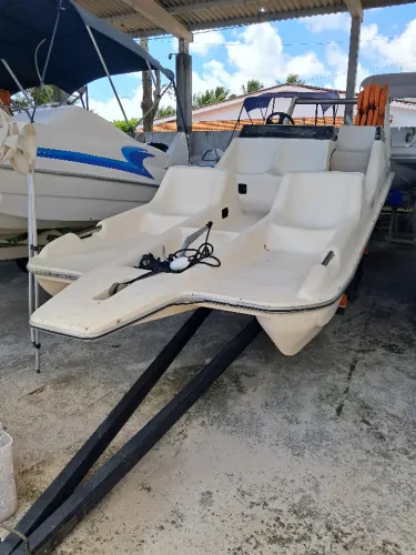 Barco Super Six + 2 Motores 25 HP - R$ 17.000