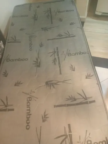 Base de cama box,usada