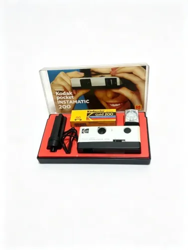 KIT COMPLETO CÂMERA KODAK POCKET INSTAMATIC 200 - RARO E ORIGINAL!