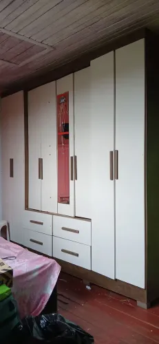 Guarda roupa 8 portas