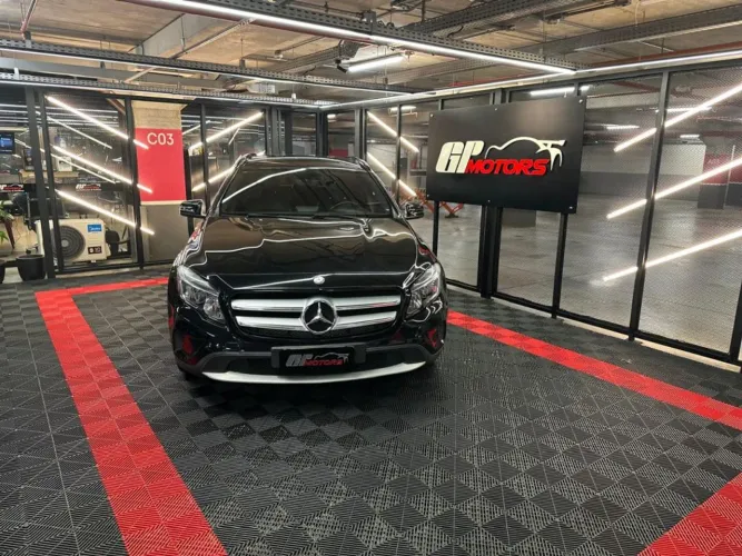Mercedes-Benz GLA 200 Adv. 1.6/1.6 TB 16V Flex Aut. 2015
