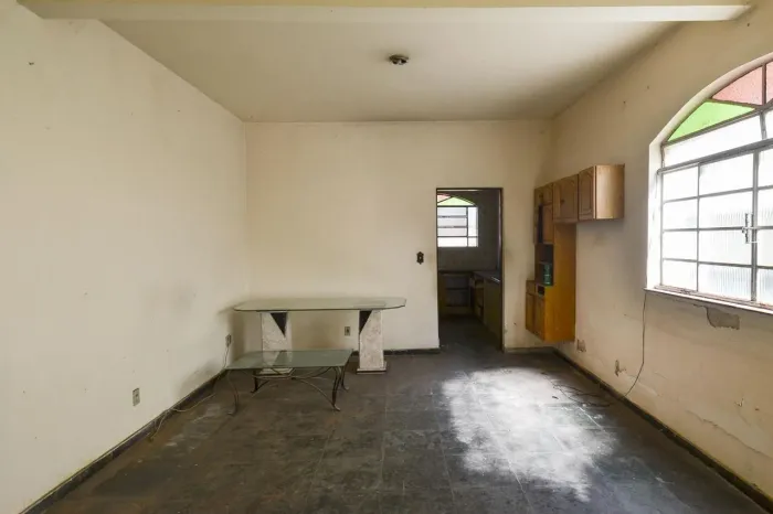 Casa à Venda - Santa Inês, 4 Quartos, 360 m2
