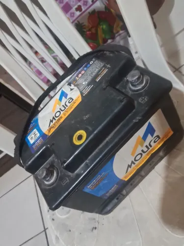 Bateria moura 60 amperes. Nova em bom estado . Em uso