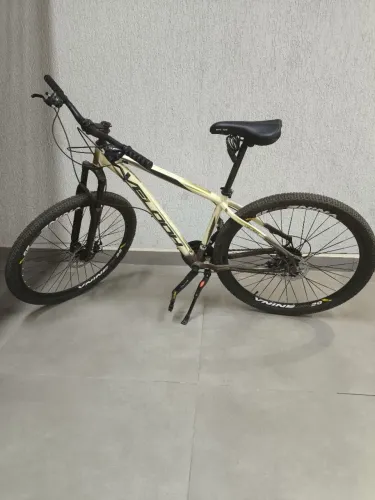 Oportunidade, bicicleta super conservada