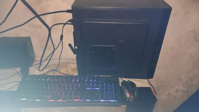 Cpu game 8ram 128gb Ssd I3 segunda com Wi-Fi e bluetooth