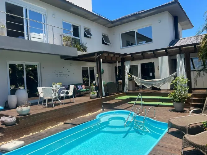Casa em Condomínio para Locação em Florianópolis / SC no bairro Rio Tavares