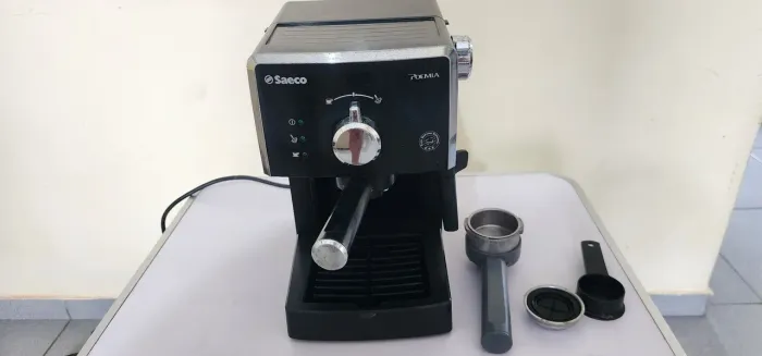 Cafeteira Espresso Saeco Poemia.
