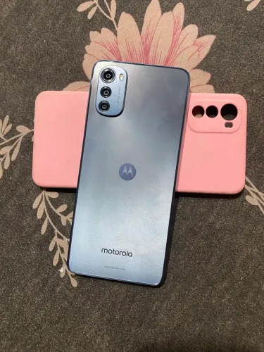 Celular motorola E 32