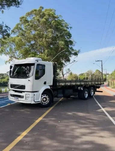 volvo vm 260 6x2 2009 carroceria