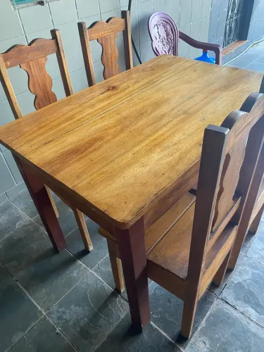 MESA DE MADEIRA