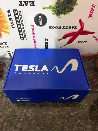 Tênis Tesla novo