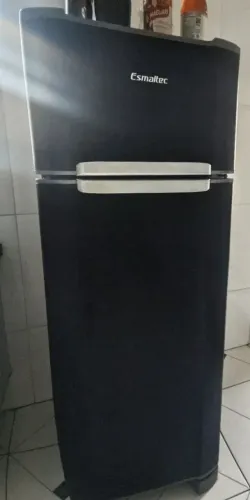 Geladeira Esmaltec RCD34 Black 276 Litros
