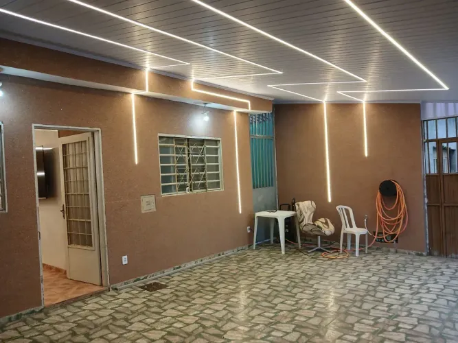Excelente casa pintada na pedra natural QD510 Recanto das Emas