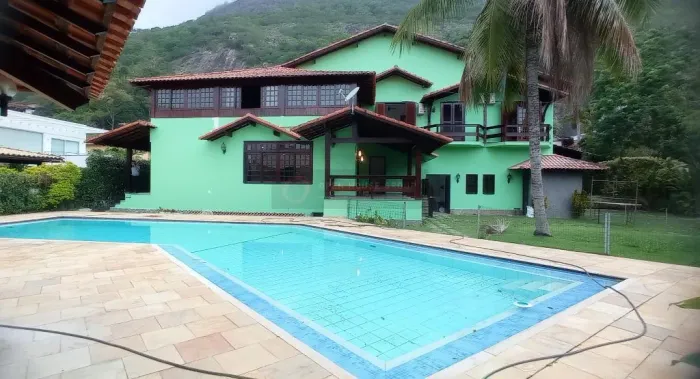 À venda casa no Condomínio Ubá Itacoatiara!!!