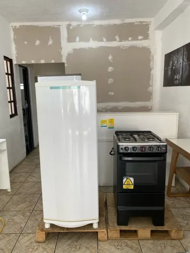 Geladeira e Fogão 4 bocas - ENTREGO