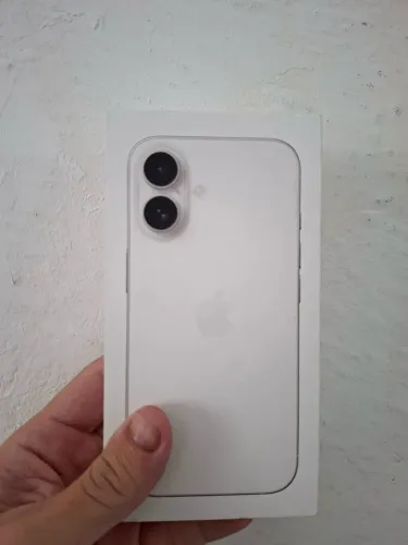 iPhone 16