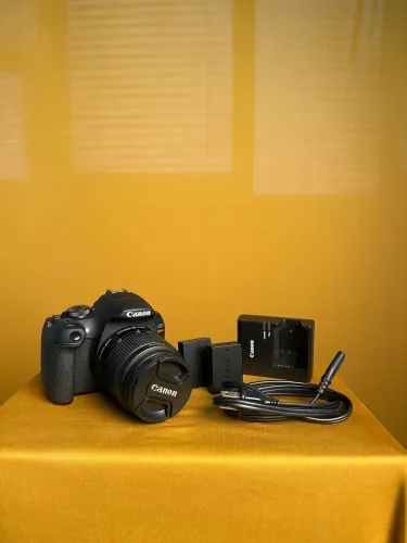 Canon T7