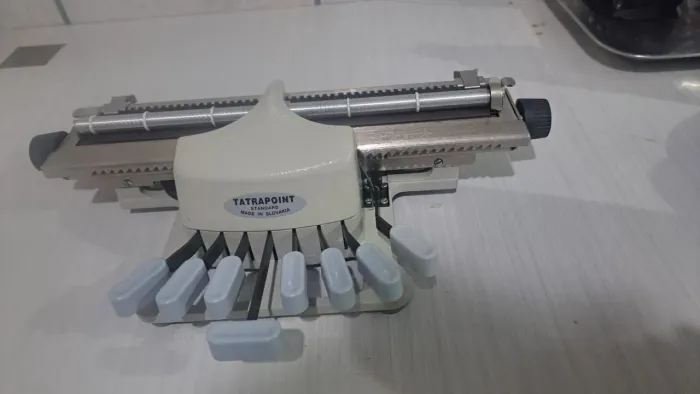 Maquina de escrever em Braille Tetrapoint