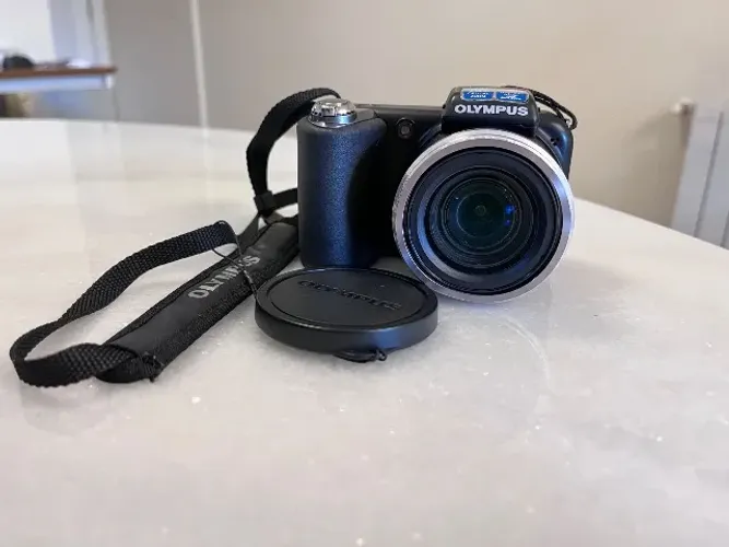 Câmera Olympus SP 600UZ