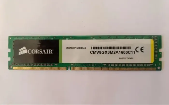 Memória RAM DDR3 8GB Corsair 1600MHz P/ PC Desktop<br>
