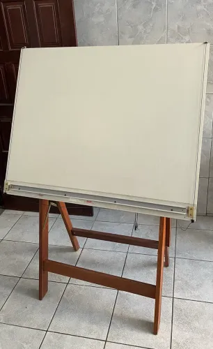 Prancheta de Desenho Técnico A0 Trident Inclinável