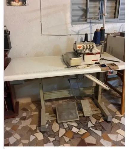 Máquina de costura