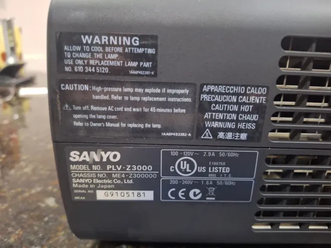 Projetor sanyo PLV-z3000 