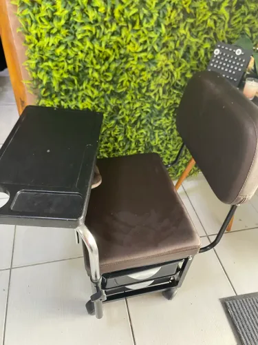 Carrinho de manicure