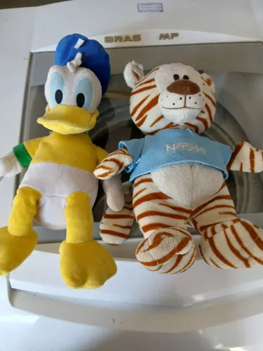 2 COLECIONAVEIS VINTAGE TIGRINHO NESTRE E PATO DONALD COPA 2014 EM BOAS CONDIÇÕES 