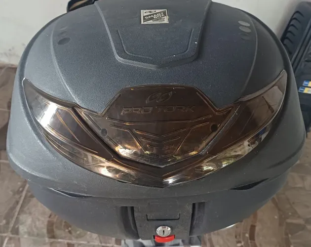Baú pro tork 35 litros + suporte