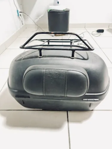 Baú Givi 45 litros, impecável 