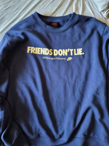 Moletom Nike x Stranger Things "Friends Don't Lie" - Novo/Original