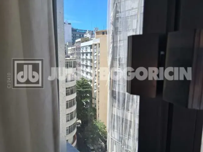 Apartamento - Copacabana Posto 5 | Quadra da Praia | Andar Alto : Padrão / Residencial / C