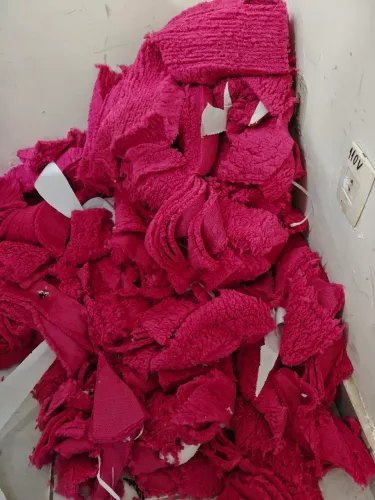 retalhos de tecidos várias cores