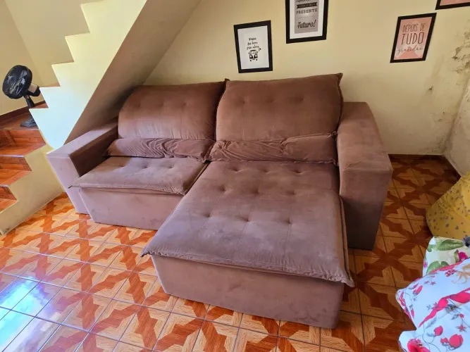 Sofá retrátil 3 lugares suede marrom