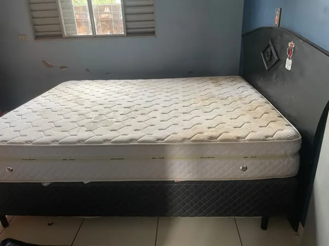Vendo cama queen em bom estado