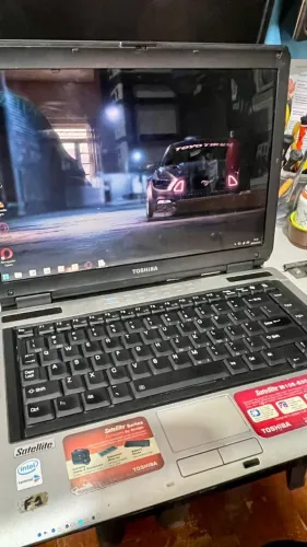 Notebook Satélite M105 Intel Centrino x86