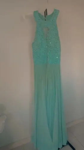 Vestido saia tule