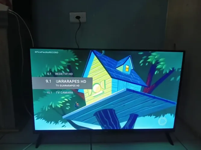 Tv SEMP TCL Android smart. 