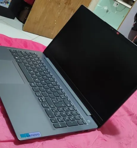 "Notebook Lenovo com defeito na placa - Tela Perfeita e Peças Novas".