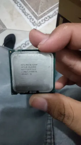 2 processadores de computador 